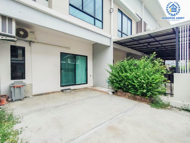 *****ทาวน์เฮ้าส์มือสองนนทบุรี ม.โมดิวิลล่า ปิ่นเกล้า-กาญจนาภิเษก เนื้อที่เกือบ 19 ตร.ว. ฟังก์ชัน 3 ห้องนอน 2 ห้องน้ำ สามารถจอดรถได้ 1 คัน เดินทางสะดวก เชื่อมต่อ ถ.กาญจนาภิเษก ถ.กาญจนาภิเษก, ถ.นครอินทร์, ถ.ราชพฤกษ์ จองด่วน!